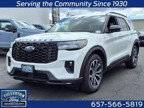 Star White Metallic Tri-Coat 2026 Ford Explorer ST-Line