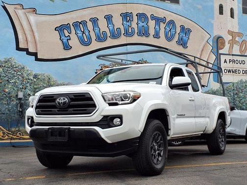 Super White 2018 Toyota Tacoma SR5