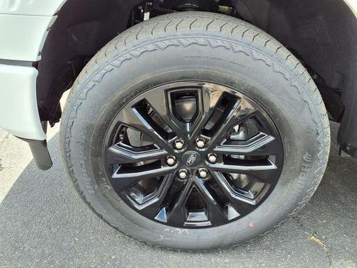 STAR WHITE METALLIC TRICOAT 2026 Ford F-150 Lariat