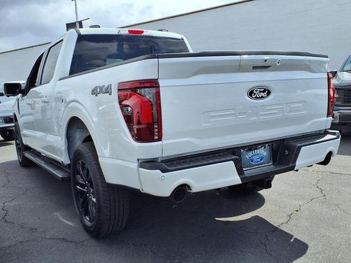 STAR WHITE METALLIC TRICOAT 2026 Ford F-150 Lariat