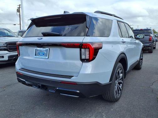 SPACE WHITE METALLIC 2026 Ford Explorer ST-Line