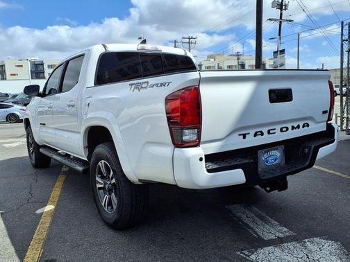 Super White 2019 Toyota Tacoma TRD Sport