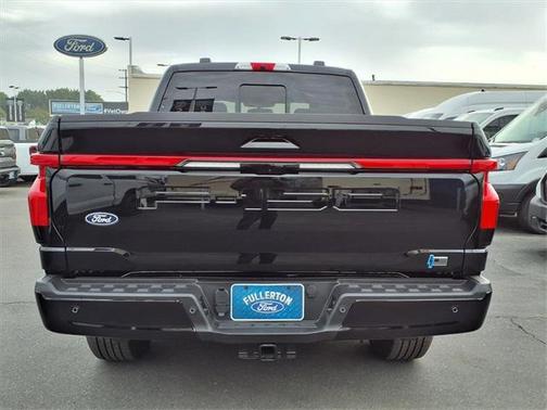 2025 Ford F-150 Lightning LARIAT