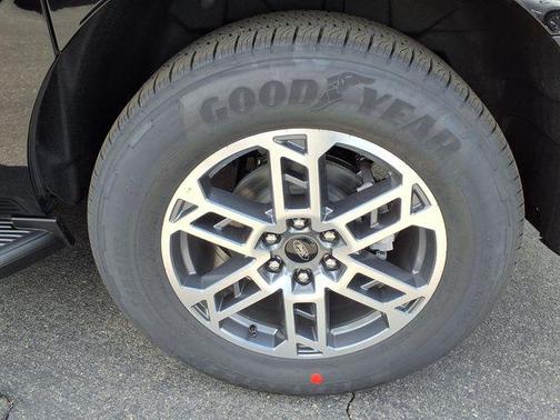 AGATE BLACK METALLIC 2026 Ford Expedition Max Active 4x2