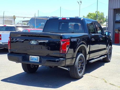 Agate Black Metallic 2026 Ford F-150 XLT