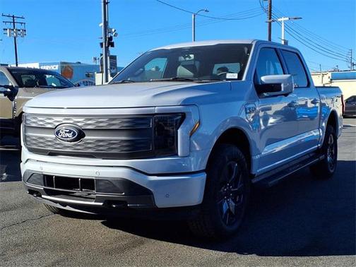 2025 Ford F-150 Lightning LARIAT