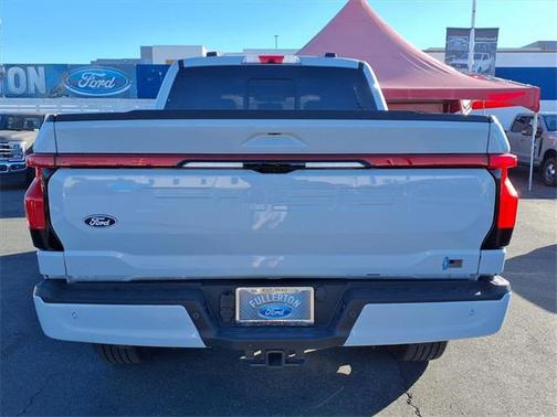 2025 Ford F-150 Lightning LARIAT