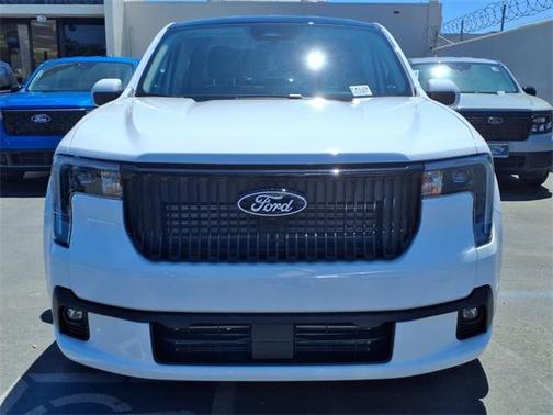 2025 Ford Maverick Lobo Standard