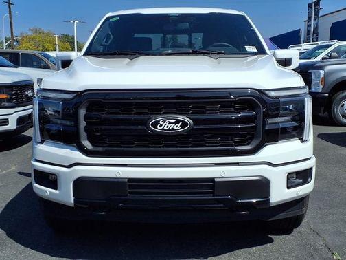STAR WHITE METALLIC TRICOAT 2026 Ford F-150 Lariat