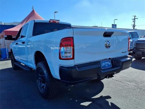 2022 RAM 2500 Tradesman Crew Cab 4x4 6'4' Box