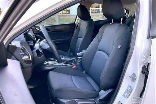 2015 Mazda Mazda3 i Sport