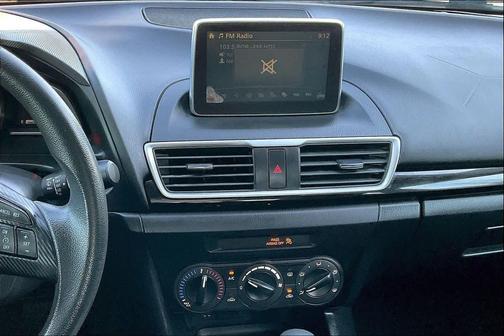 2015 Mazda Mazda3 i Sport