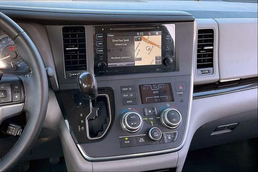 2017 Toyota Sienna XLE