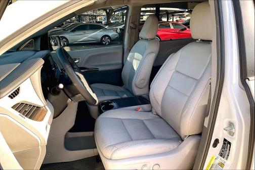 2017 Toyota Sienna XLE