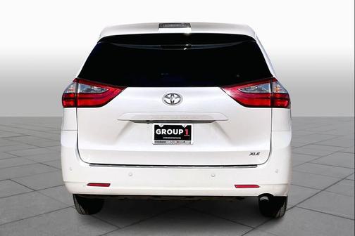 2017 Toyota Sienna XLE