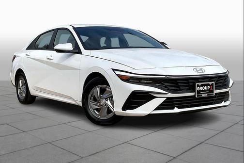 2024 Hyundai ELANTRA SE