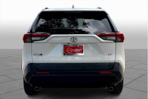2020 Toyota RAV4 LE