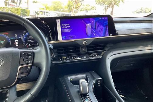 2023 Toyota Crown Platinum