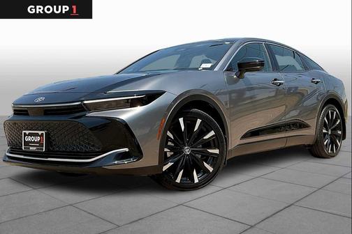 2023 Toyota Crown Platinum