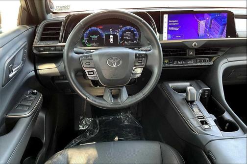 2023 Toyota Crown Platinum