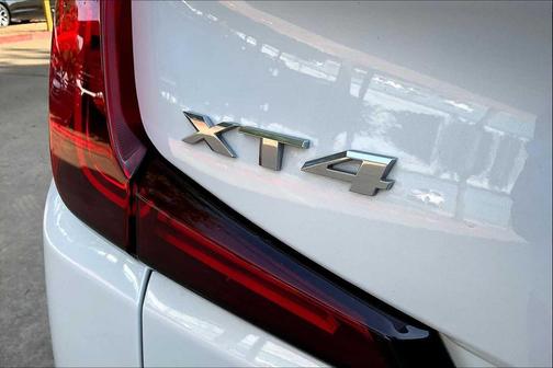 2022 Cadillac XT4 Premium Luxury