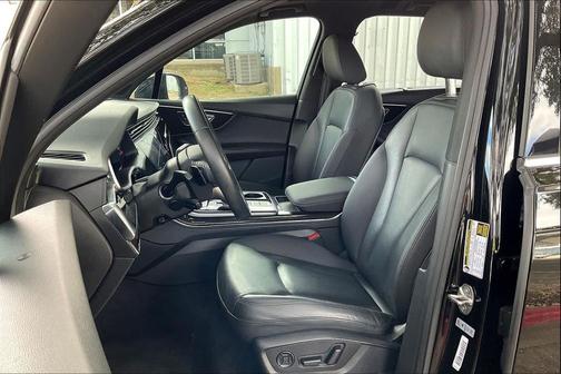 2022 Audi Q7 55 Premium Plus