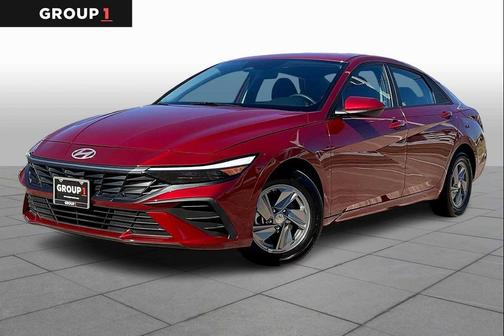 2024 Hyundai ELANTRA SE