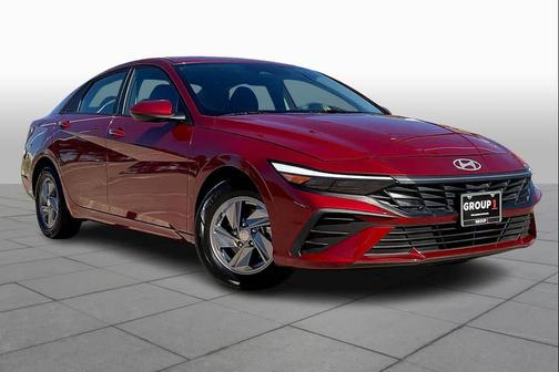 2024 Hyundai ELANTRA SE
