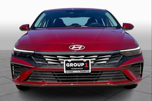 2024 Hyundai ELANTRA SE