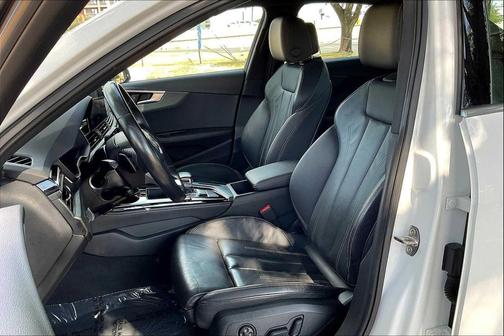 2023 Audi A4 45 S line Premium Plus