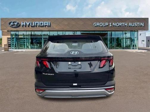 Phantom Black 2026 Hyundai TUCSON SE