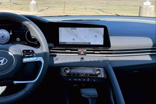 2025 Hyundai ELANTRA SEL