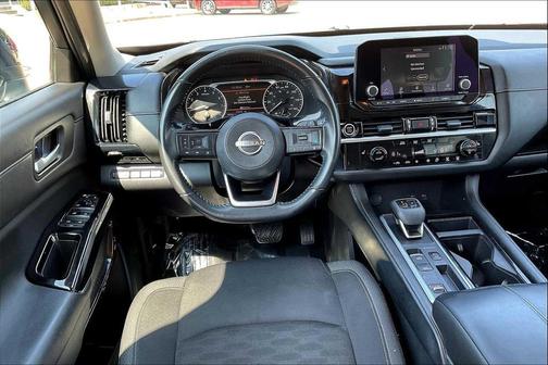2022 Nissan Pathfinder SV 2WD