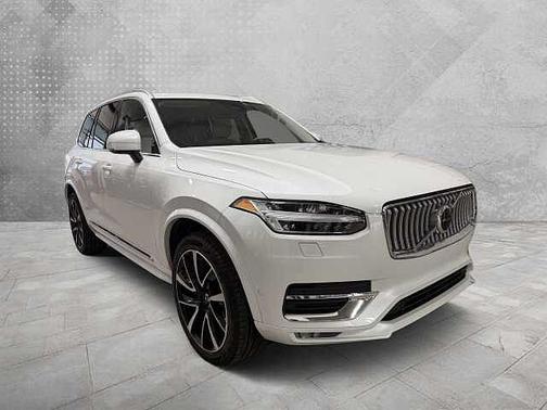 2023 Volvo XC90 Plus