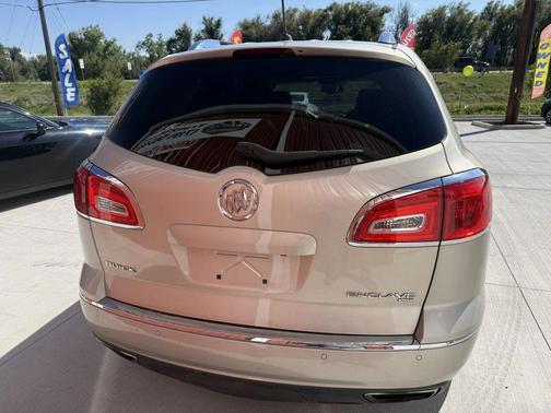 Champagne Silver Metallic 2013 Buick Enclave Premium