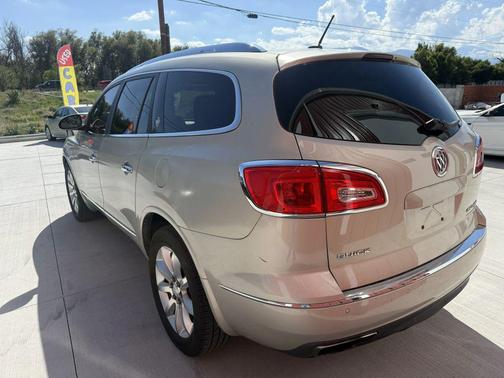 Champagne Silver Metallic 2013 Buick Enclave Premium