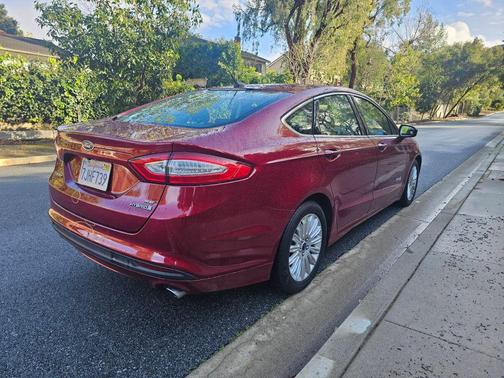 2015 Ford Fusion Hybrid SE