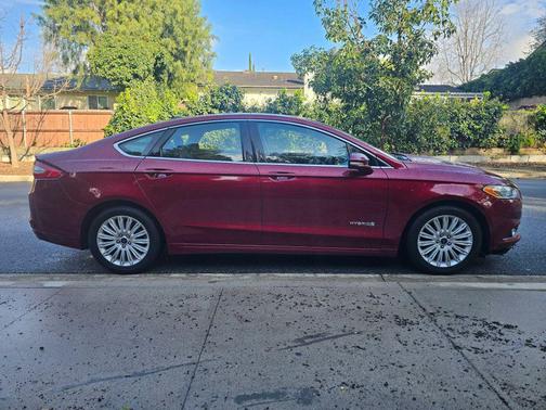 2015 Ford Fusion Hybrid SE