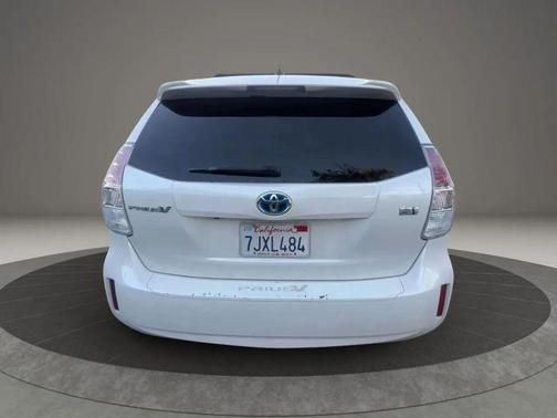2015 Toyota Prius v Four