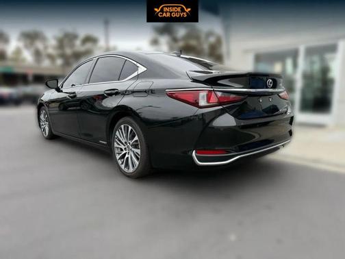 2020 Lexus ES 300h Base