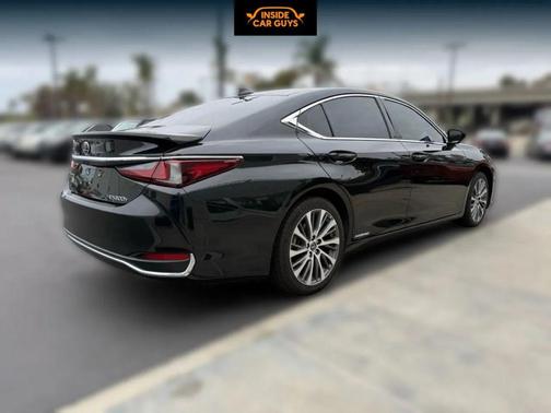 2020 Lexus ES 300h Base