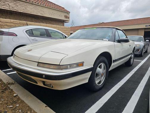 1990 Buick Reatta 2D Convertible