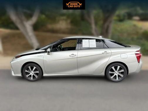 2018 Toyota Mirai Base