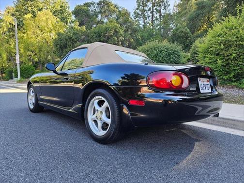 2000 Mazda MX-5 Miata LS