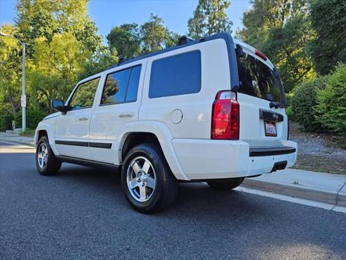 2009 Jeep Commander Sport
