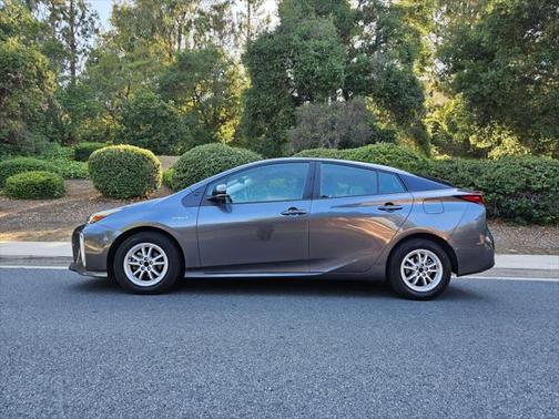 2021 Toyota Prius XLE