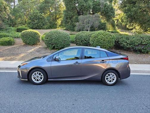 2021 Toyota Prius XLE