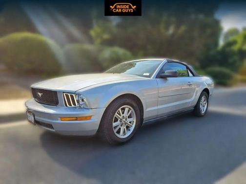 2005 Ford Mustang Deluxe