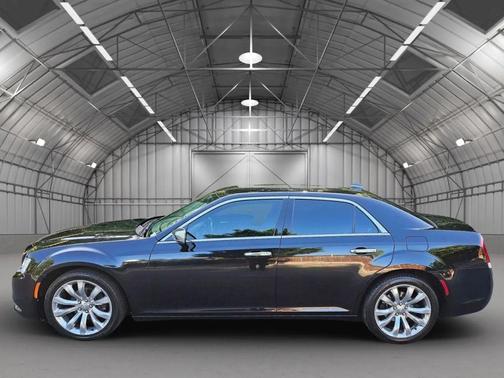 2018 Chrysler 300 Limited