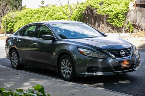 Gun Metallic 2018 Nissan Altima 2.5 S